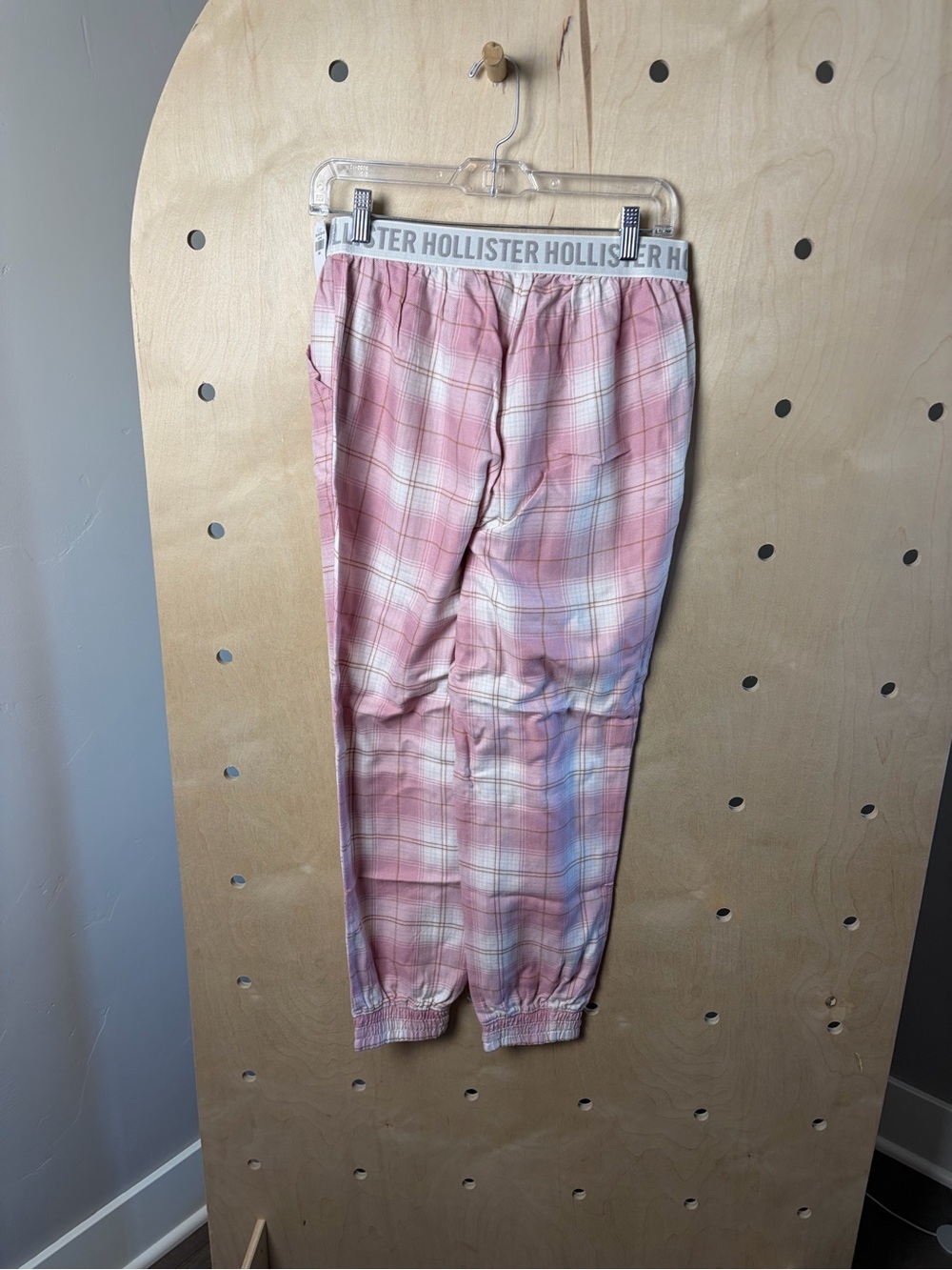 NWT Hollister Pink Plaid Jogger Pants – $35 – Size Small - Picture 6 of 7